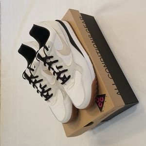 Nike Air Wildwood ACG (Size 10.5)